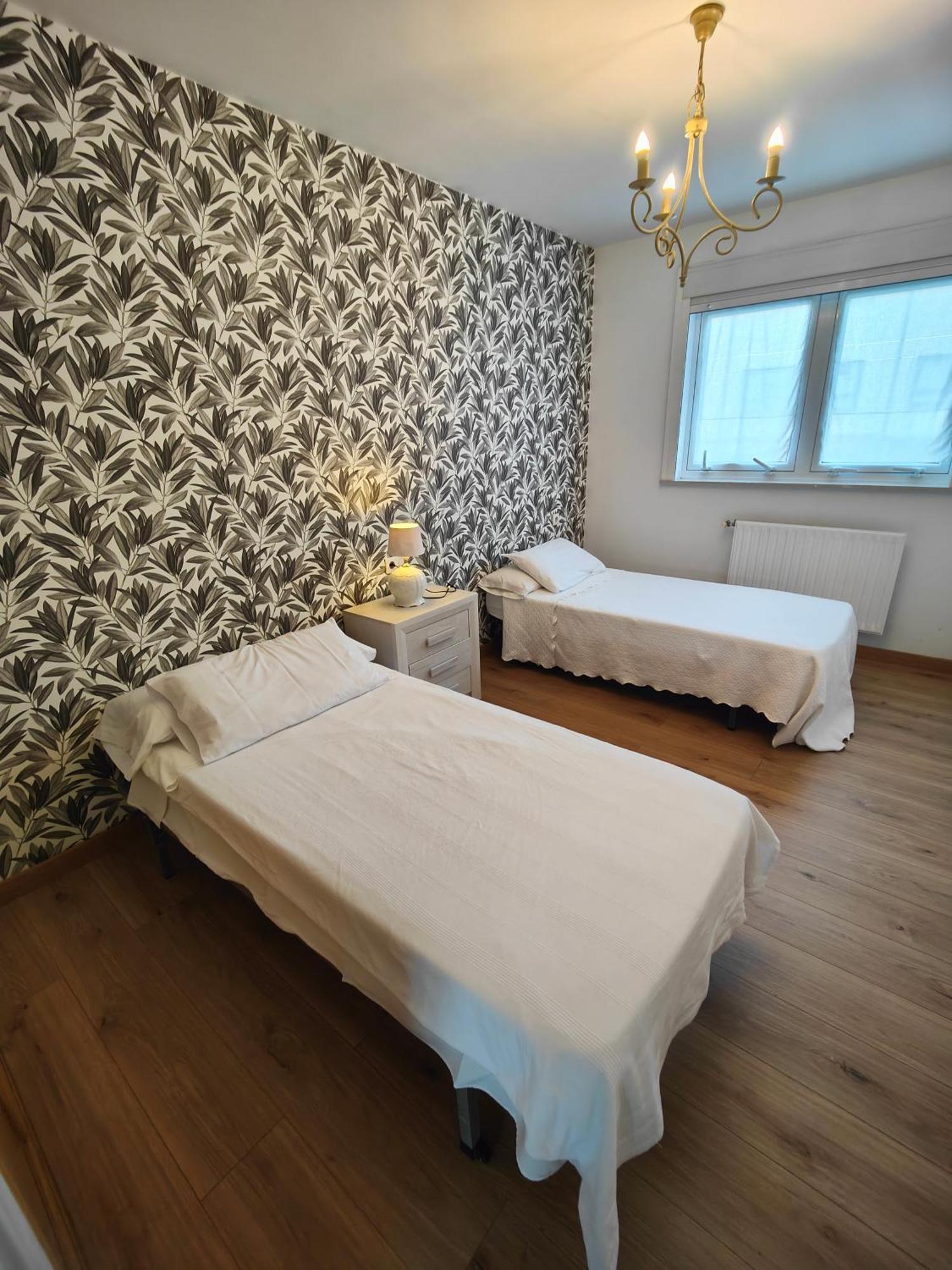 Chalet Con Wifi , Ps4 , Garaje, 5 Dormitorios, 3 Banos, Santiago de Compostella Buitenkant foto